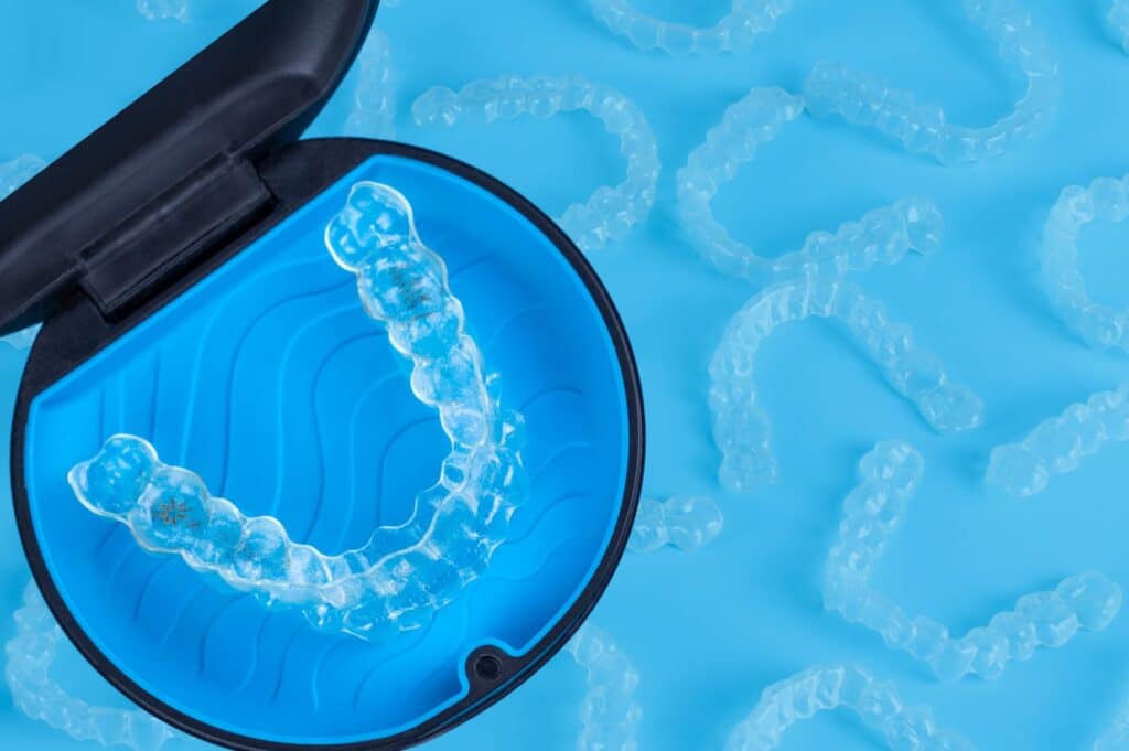 Διάφανοι Νάρθηκες Invisalign Ορθοδοντική Θεραπεία Invisalign